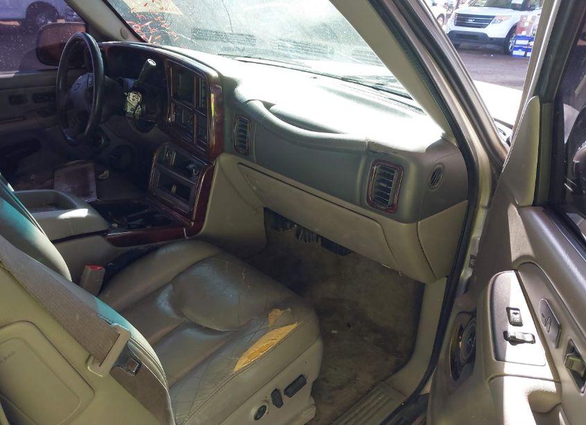 Photo 5 of 2005 Chevrolet Tahoe Z71 (VIN 1GNEC13T85R154457)