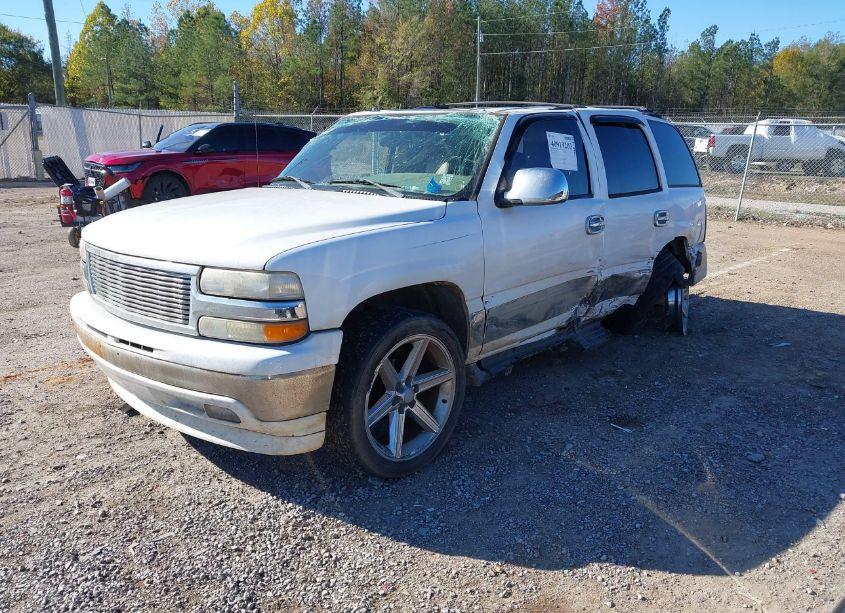 Photo 2 of 2005 Chevrolet Tahoe LS (VIN 1GNEC13T85R205245)