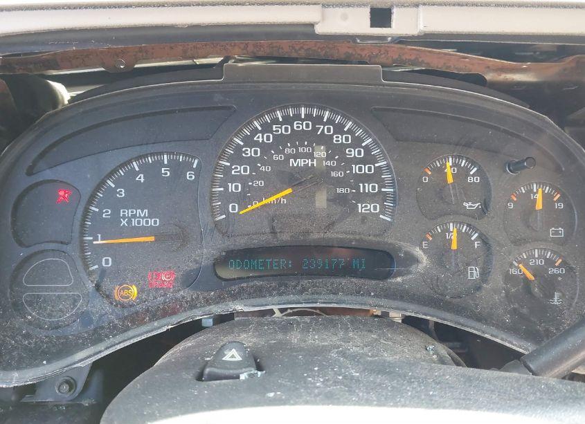 Photo 7 of 2005 Chevrolet Tahoe LS (VIN 1GNEC13T85R205245)