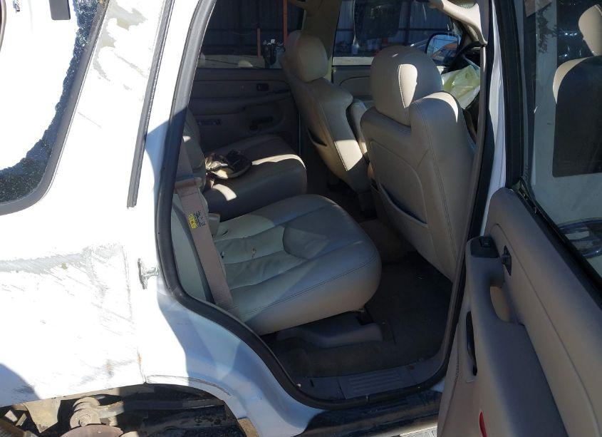 Photo 8 of 2005 Chevrolet Tahoe LS (VIN 1GNEC13T85R205245)