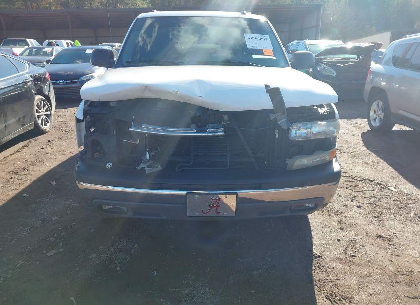 Photo 6 of 2005 Chevrolet Tahoe LS (VIN 1GNEC13T85R209053)