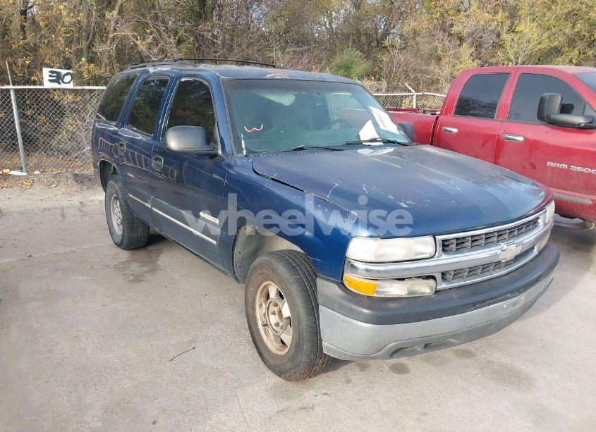 2001 Chevrolet Tahoe LS (VIN 1GNEC13T91J171857) main photo