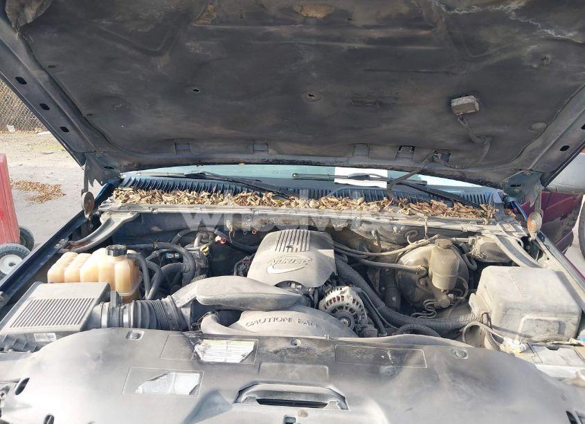 Photo 10 of 2001 Chevrolet Tahoe LS (VIN 1GNEC13T91J171857)