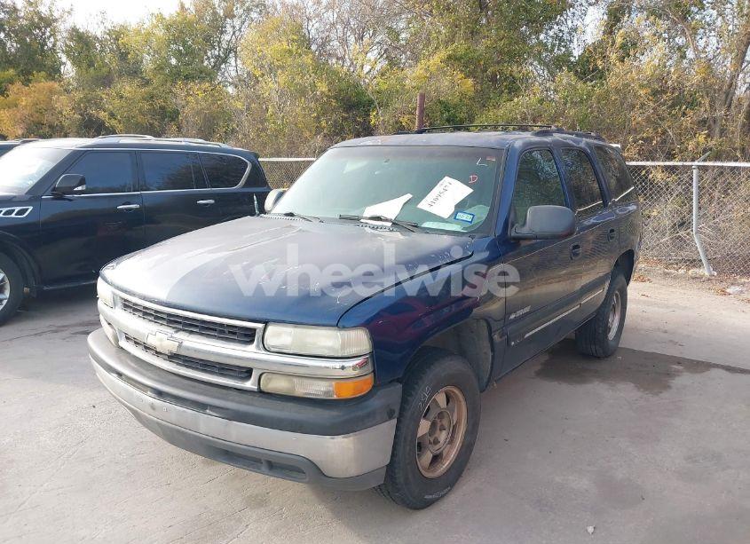 Photo 2 of 2001 Chevrolet Tahoe LS (VIN 1GNEC13T91J171857)