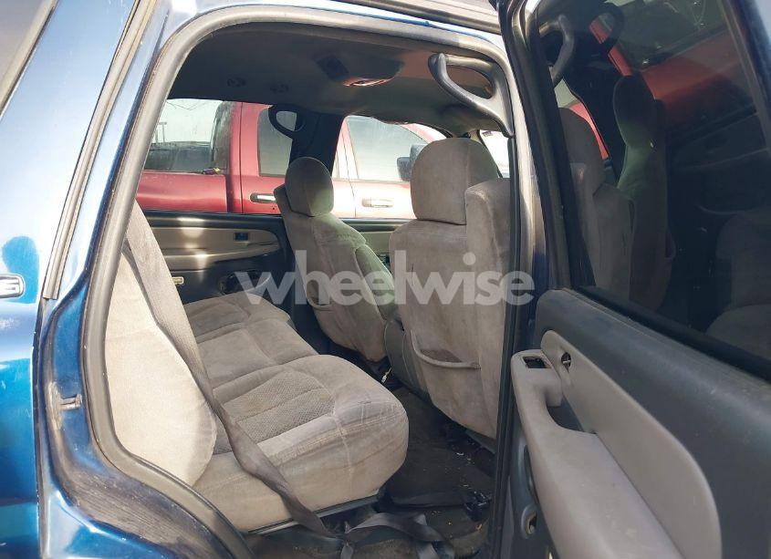 Photo 8 of 2001 Chevrolet Tahoe LS (VIN 1GNEC13T91J171857)