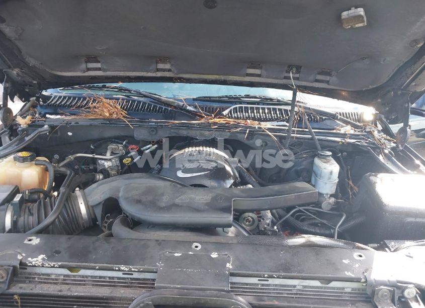 Photo 10 of 2001 Chevrolet Tahoe LS (VIN 1GNEC13T91R117041)