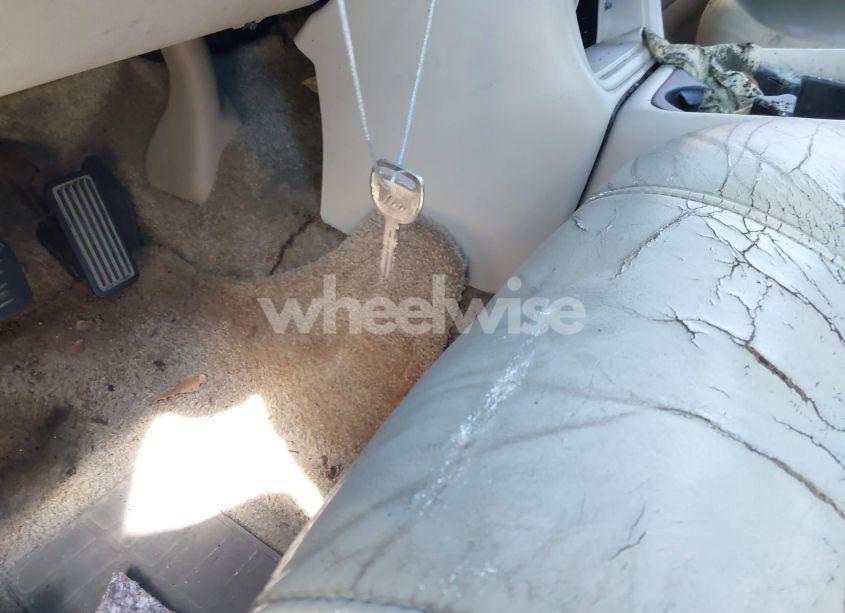 Photo 11 of 2001 Chevrolet Tahoe LT (VIN 1GNEC13T91R219486)