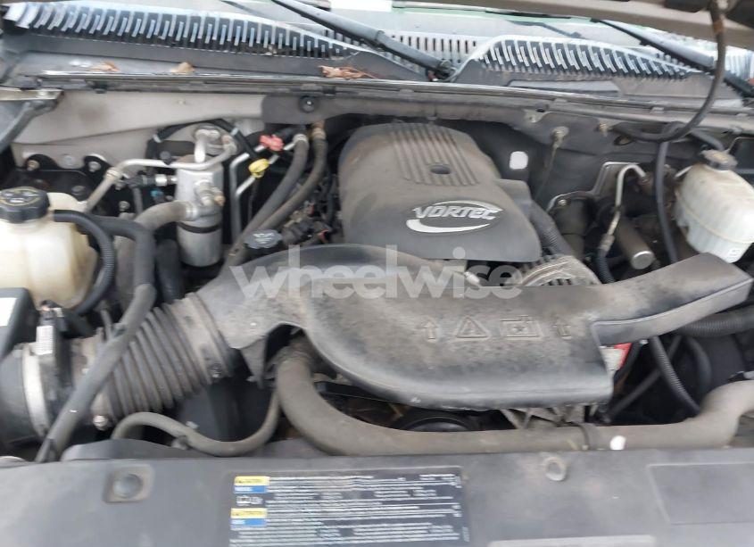 Photo 10 of 2005 Chevrolet Tahoe LS (VIN 1GNEC13T95J112121)