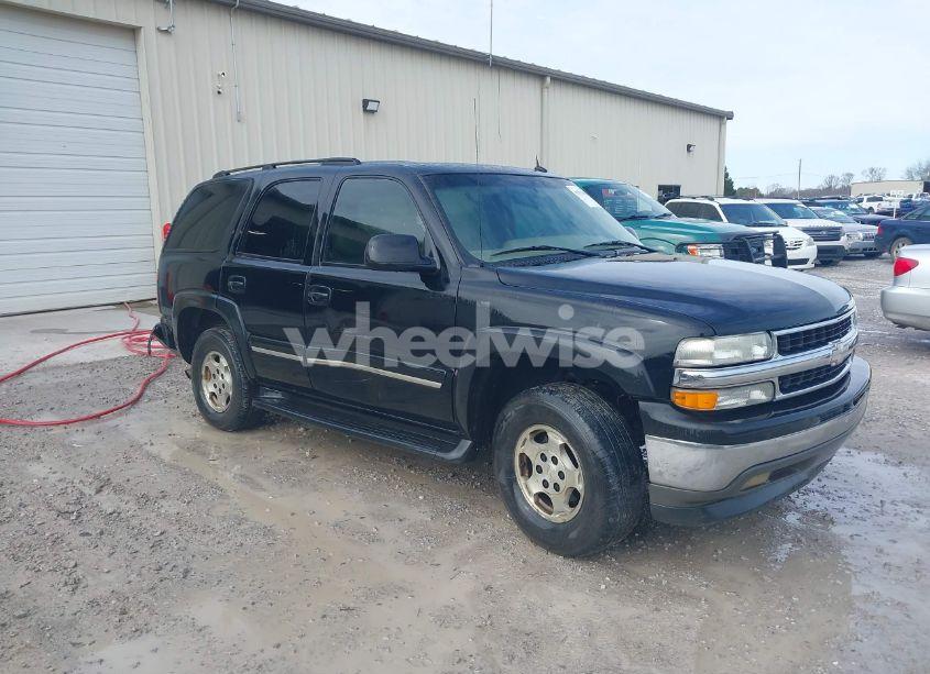 2005 Chevrolet Tahoe LS (VIN 1GNEC13T95J149136) main photo