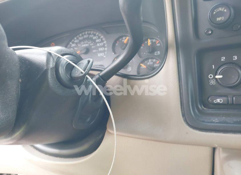 Photo 11 of 2005 Chevrolet Tahoe LS (VIN 1GNEC13T95J149136)