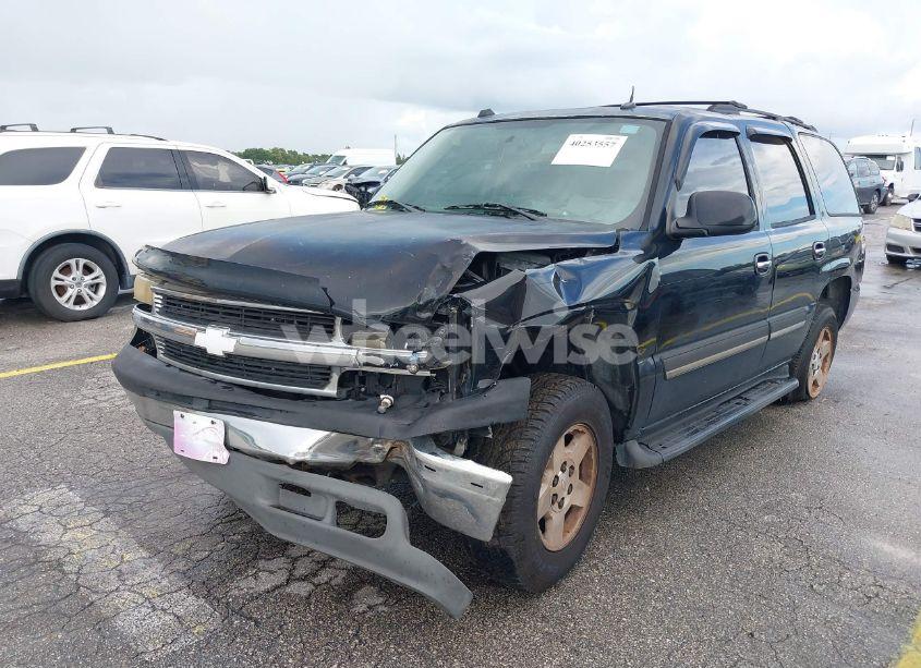 Photo 2 of 2005 Chevrolet Tahoe LT (VIN 1GNEC13T95R130152)