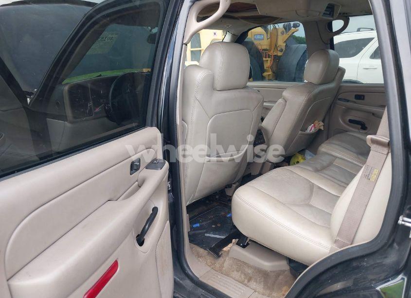 Photo 8 of 2005 Chevrolet Tahoe LT (VIN 1GNEC13T95R130152)