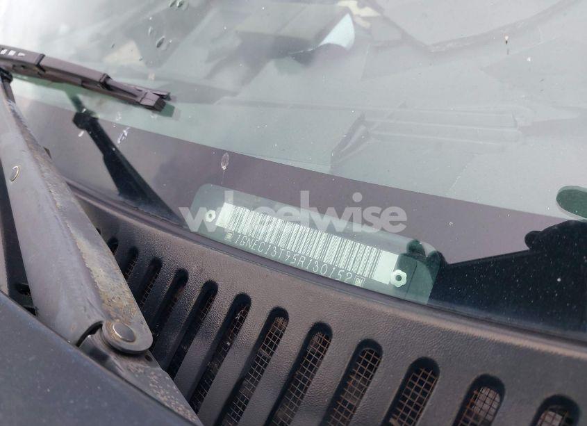 Photo 9 of 2005 Chevrolet Tahoe LT (VIN 1GNEC13T95R130152)