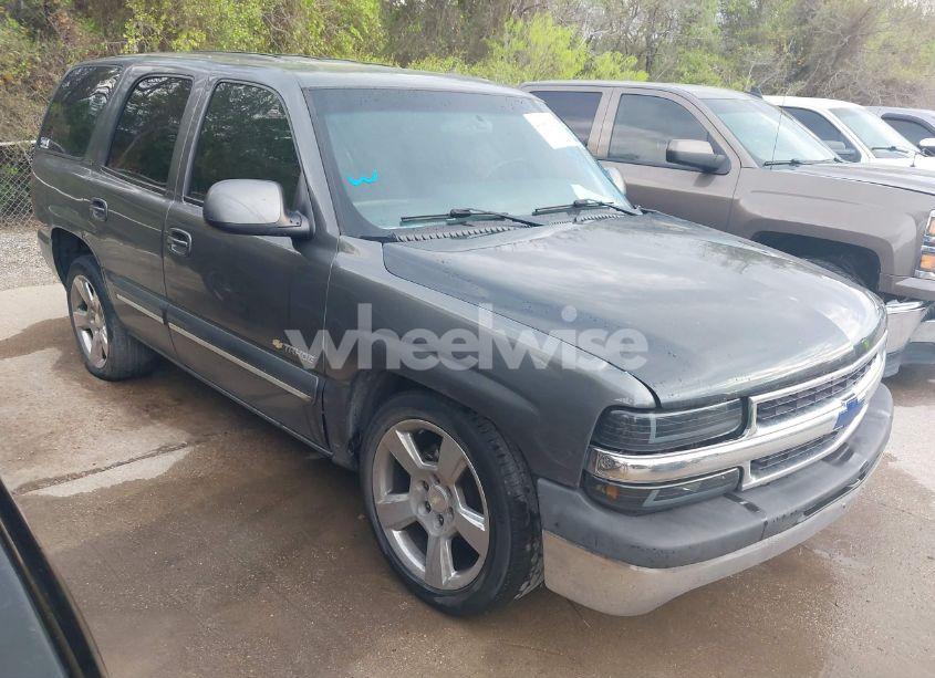 2000 Chevrolet Tahoe ALL NEW LS (VIN 1GNEC13T9YJ165499) main photo