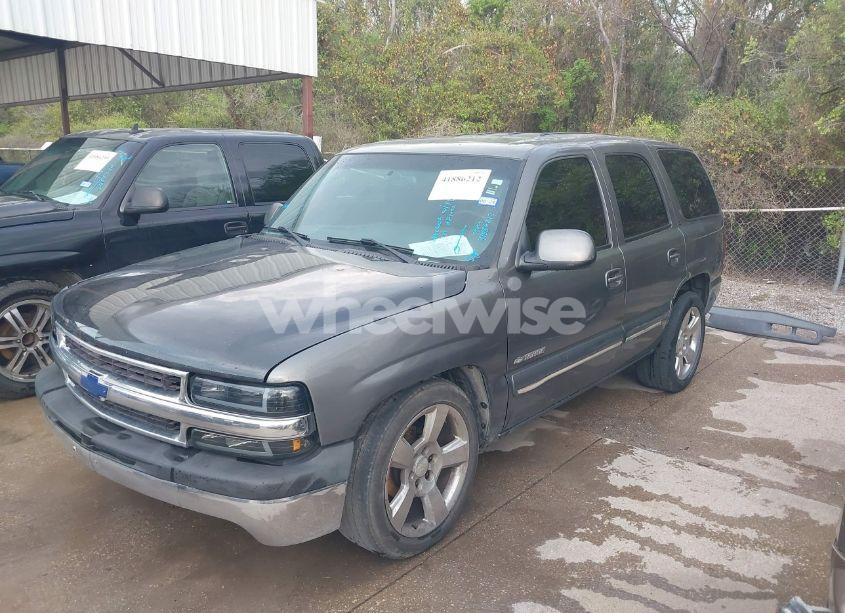 Photo 2 of 2000 Chevrolet Tahoe ALL NEW LS (VIN 1GNEC13T9YJ165499)
