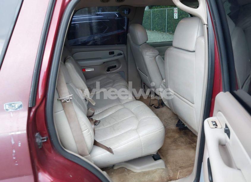 Photo 8 of 2001 Chevrolet Tahoe LT (VIN 1GNEC13TX1J205658)