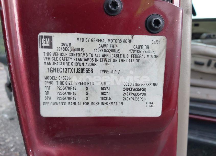 Photo 9 of 2001 Chevrolet Tahoe LT (VIN 1GNEC13TX1J205658)