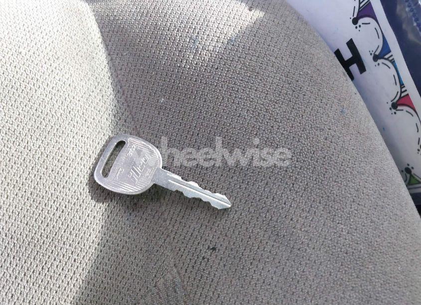 Photo 11 of 2001 Chevrolet Tahoe LS (VIN 1GNEC13TX1R172937)