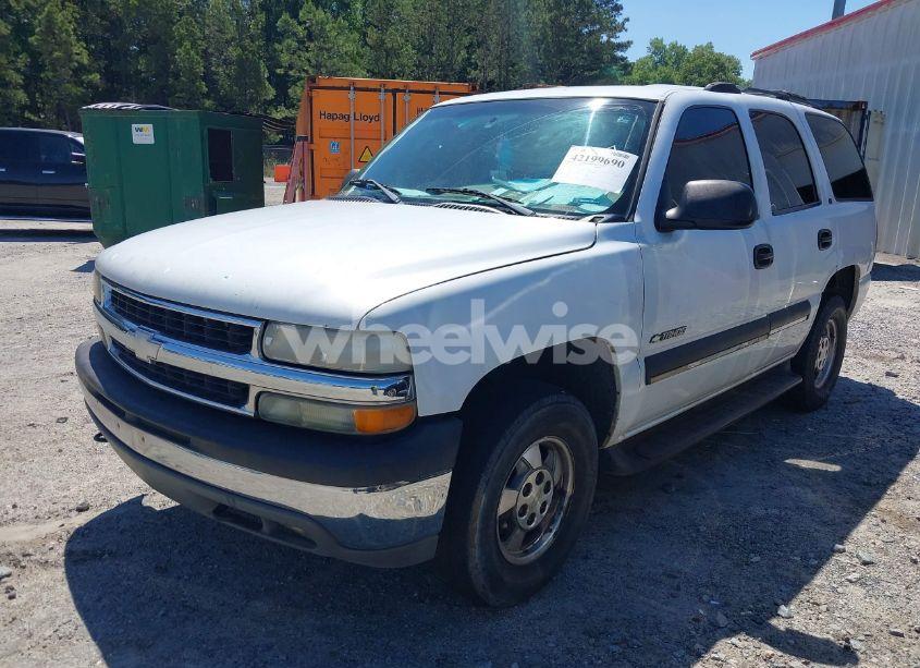 Photo 2 of 2001 Chevrolet Tahoe LS (VIN 1GNEC13TX1R172937)