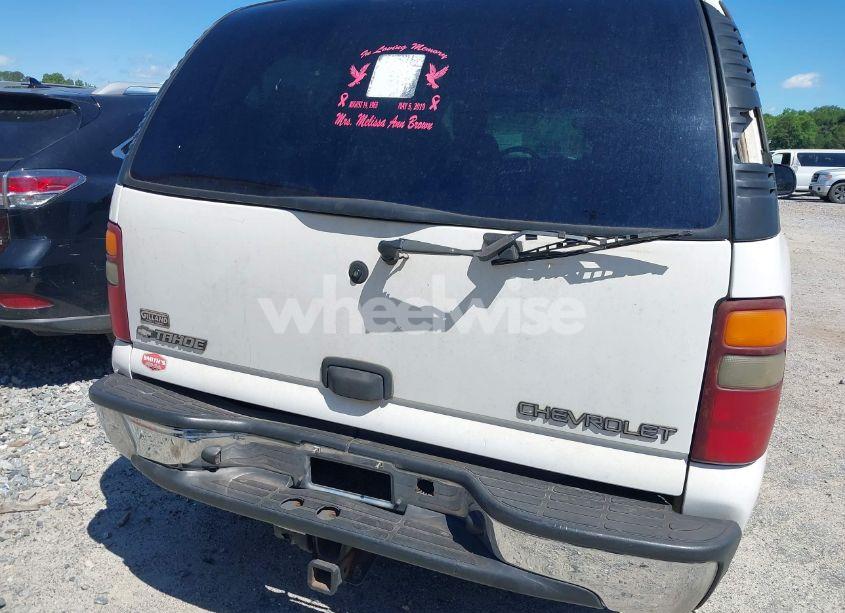 Photo 6 of 2001 Chevrolet Tahoe LS (VIN 1GNEC13TX1R172937)