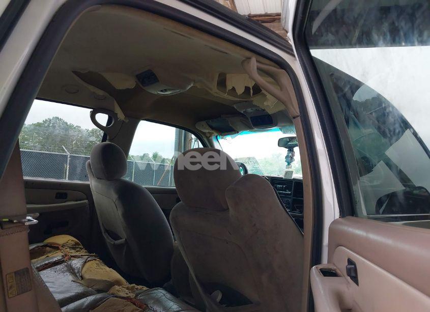 Photo 8 of 2001 Chevrolet Tahoe LS (VIN 1GNEC13TX1R172937)