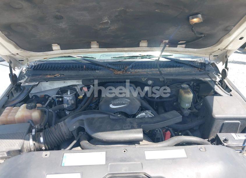 Photo 10 of 2001 Chevrolet Tahoe LT (VIN 1GNEC13TX1R202308)