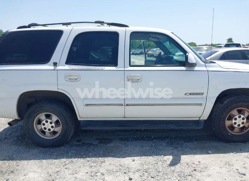 Photo 6 of 2001 Chevrolet Tahoe LT (VIN 1GNEC13TX1R202308)