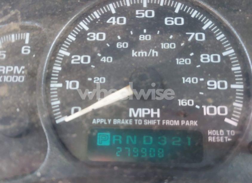Photo 7 of 2001 Chevrolet Tahoe LT (VIN 1GNEC13TX1R202308)