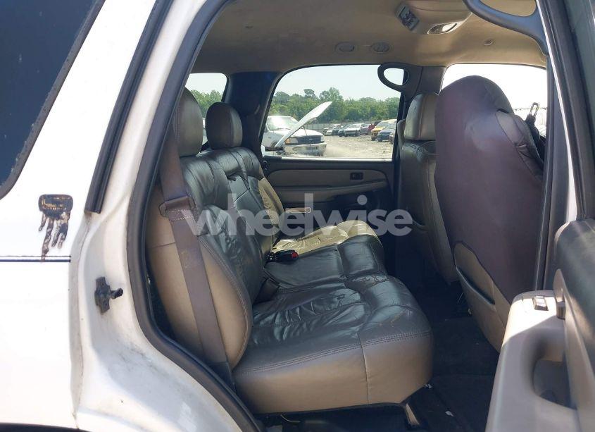 Photo 8 of 2001 Chevrolet Tahoe LT (VIN 1GNEC13TX1R202308)