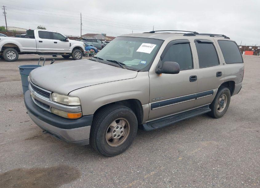 Photo 2 of 2001 Chevrolet Tahoe LS (VIN 1GNEC13TX1R204818)