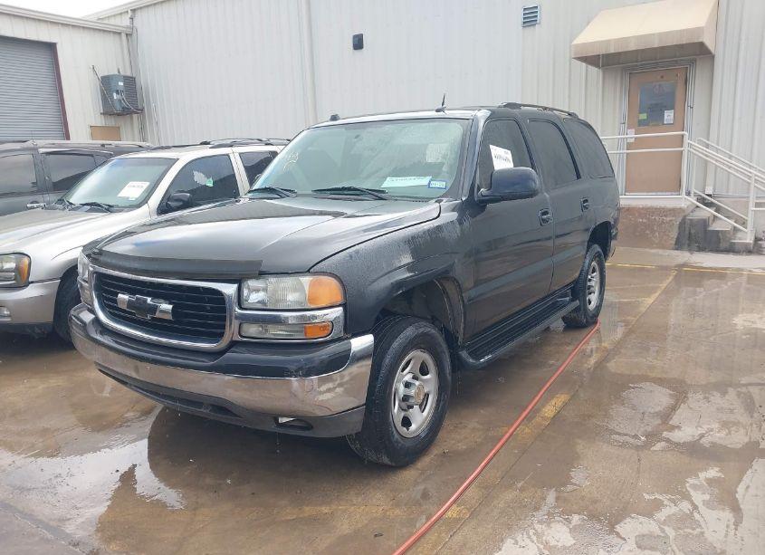 Photo 2 of 2004 Chevrolet Tahoe LT (VIN 1GNEC13TX4J123806)