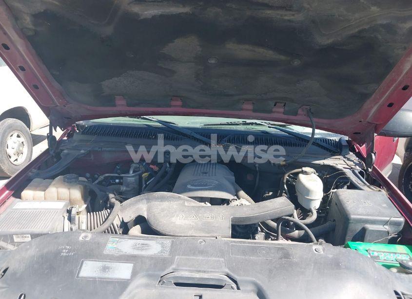 Photo 10 of 2005 Chevrolet Tahoe LS (VIN 1GNEC13TX5J210767)