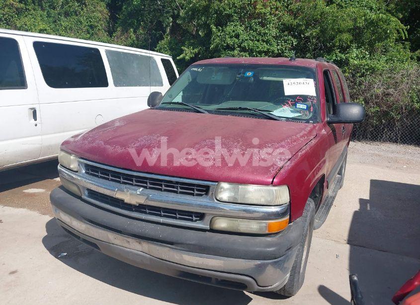 Photo 6 of 2005 Chevrolet Tahoe LS (VIN 1GNEC13TX5J210767)