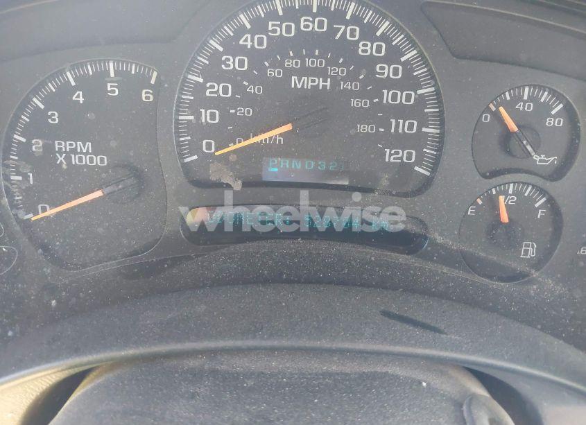 Photo 7 of 2005 Chevrolet Tahoe LS (VIN 1GNEC13TX5J210767)