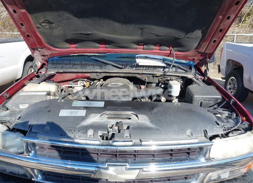 Photo 10 of 2005 Chevrolet Tahoe LS (VIN 1GNEC13TX5R133819)