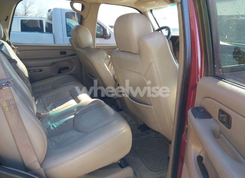 Photo 8 of 2005 Chevrolet Tahoe LS (VIN 1GNEC13TX5R133819)