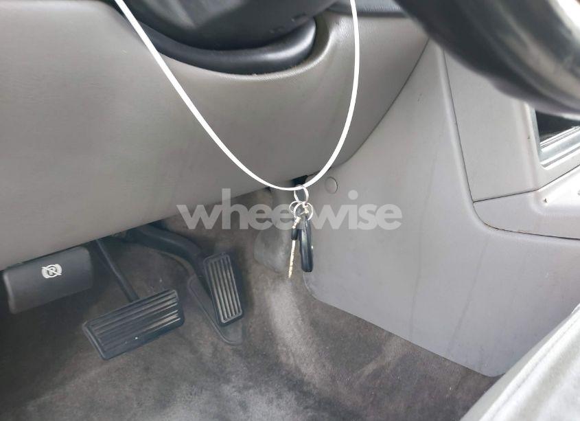 Photo 11 of 2005 Chevrolet Tahoe LS (VIN 1GNEC13TX5R212438)