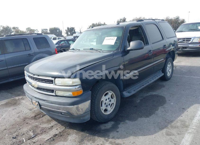 Photo 2 of 2005 Chevrolet Tahoe LS (VIN 1GNEC13TX5R212438)