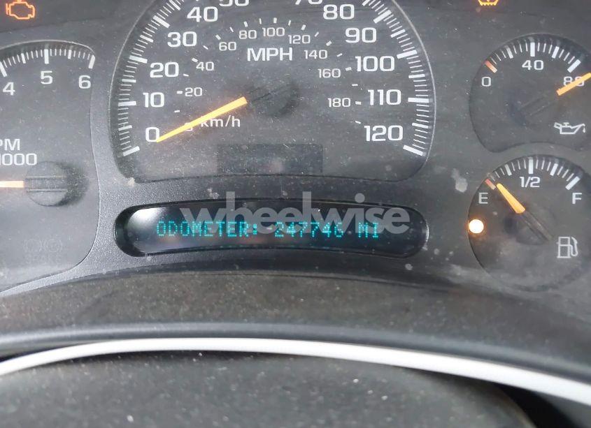 Photo 7 of 2005 Chevrolet Tahoe LS (VIN 1GNEC13TX5R212438)