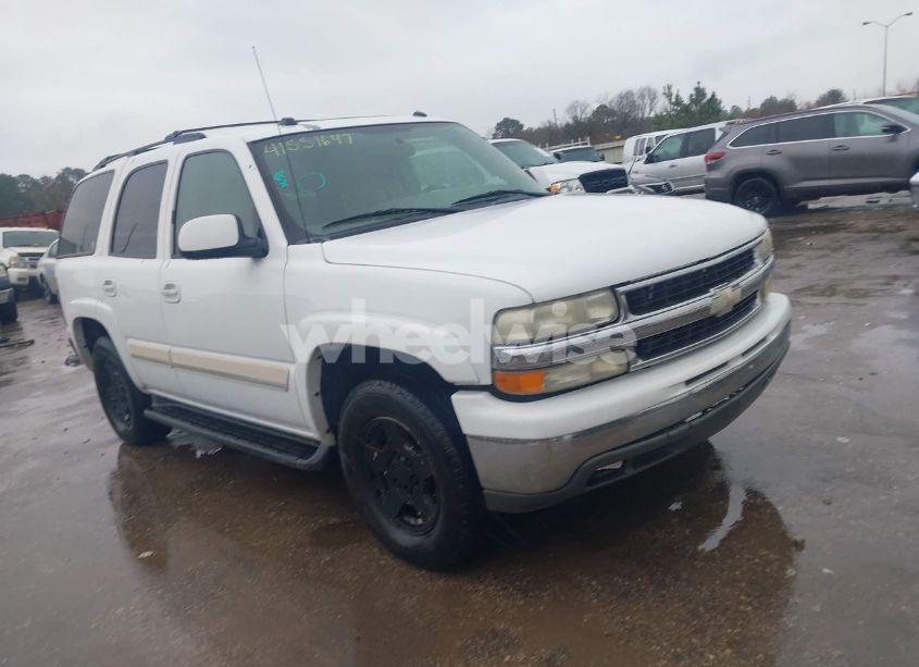 2005 Chevrolet Tahoe LT (VIN 1GNEC13TX5R272333) main photo