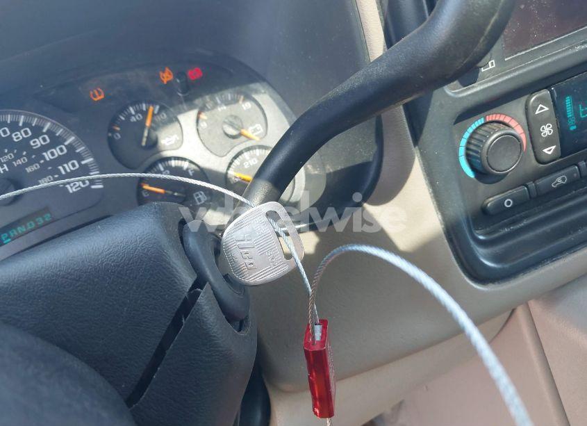 Photo 11 of 2005 Chevrolet Tahoe LT (VIN 1GNEC13TX5R272333)