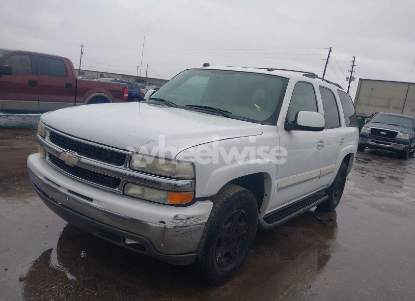 Photo 2 of 2005 Chevrolet Tahoe LT (VIN 1GNEC13TX5R272333)