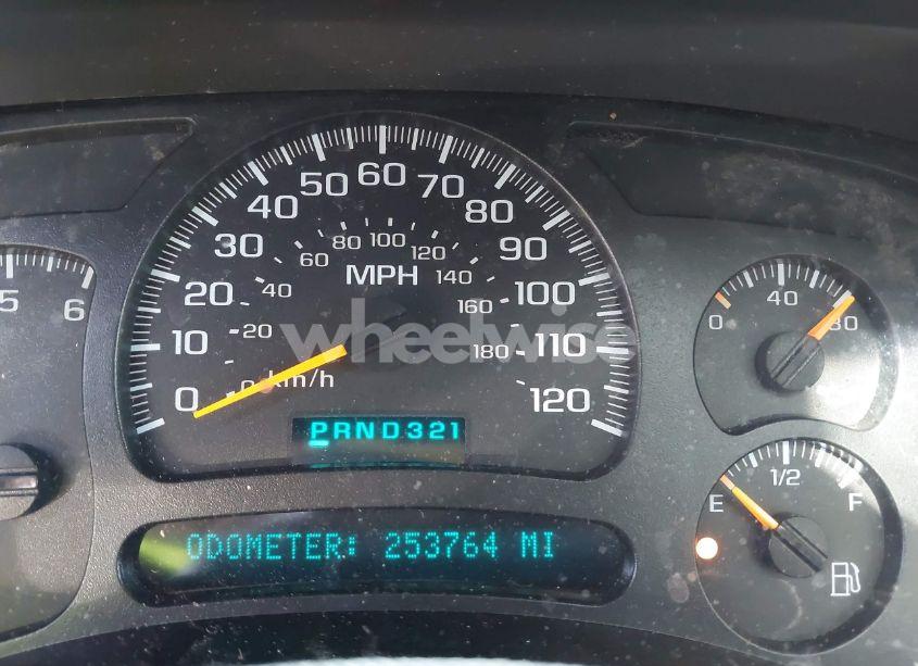 Photo 7 of 2005 Chevrolet Tahoe LT (VIN 1GNEC13TX5R272333)