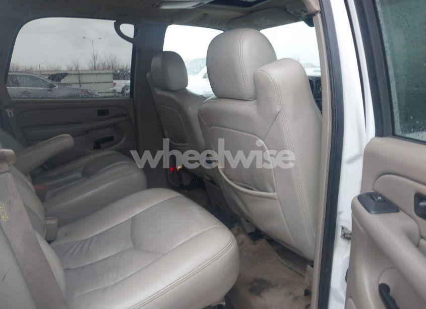 Photo 8 of 2005 Chevrolet Tahoe LT (VIN 1GNEC13TX5R272333)