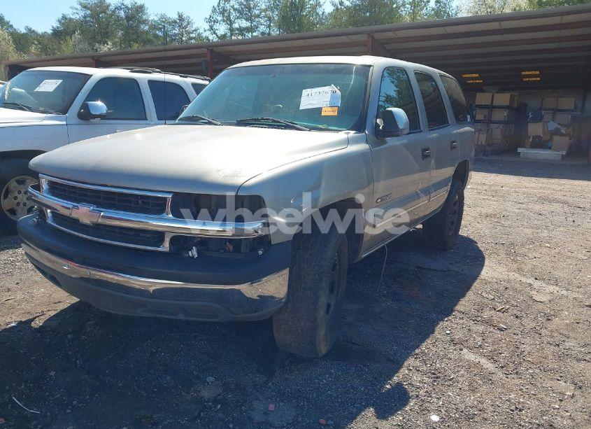 Photo 2 of 2001 Chevrolet Tahoe (VIN 1GNEC13V01J292097)