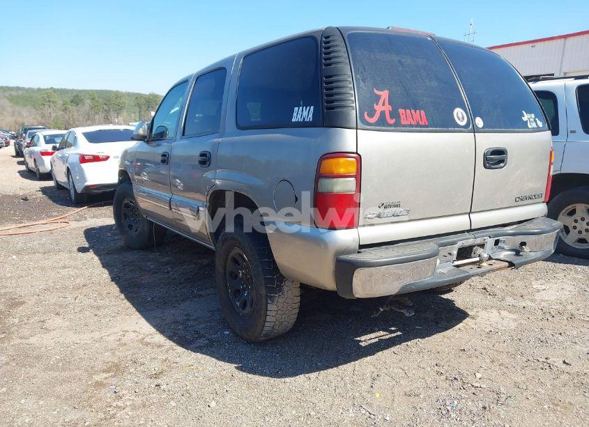 Photo 3 of 2001 Chevrolet Tahoe (VIN 1GNEC13V01J292097)
