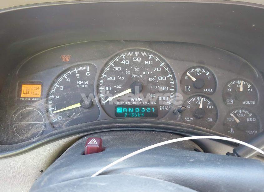 Photo 7 of 2001 Chevrolet Tahoe (VIN 1GNEC13V01J292097)