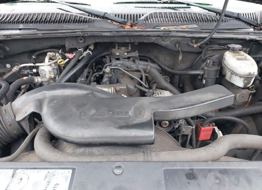 Photo 10 of 2003 Chevrolet Tahoe LS (VIN 1GNEC13V03J317244)