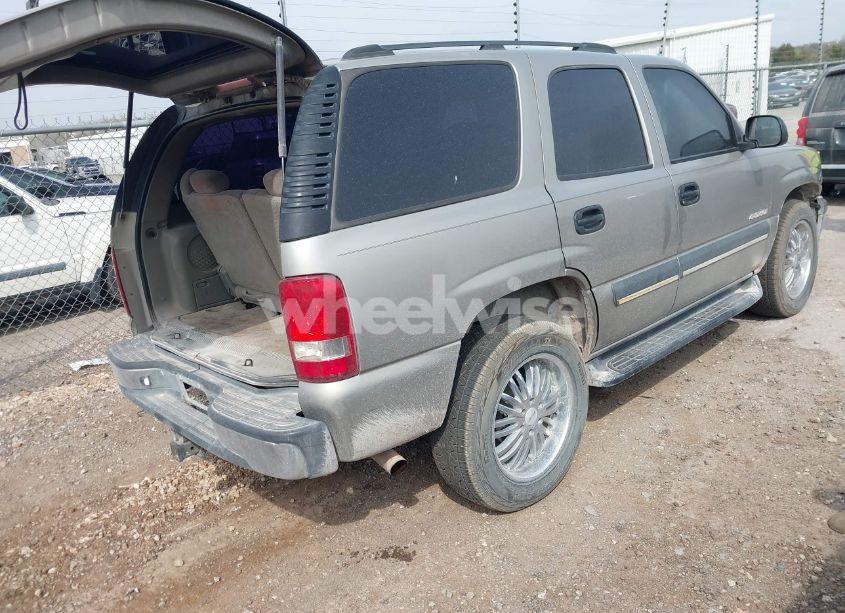 Photo 4 of 2003 Chevrolet Tahoe LS (VIN 1GNEC13V03R272663)