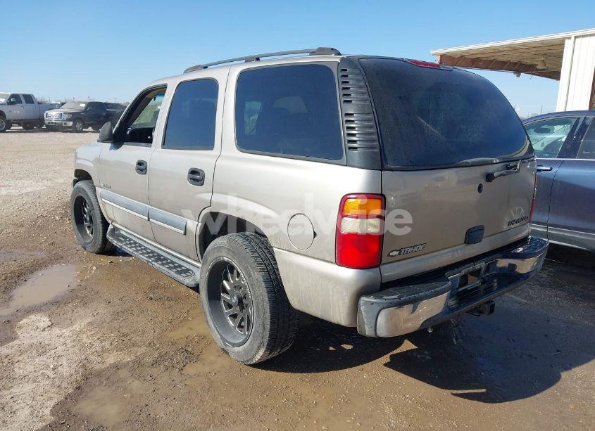 Photo 3 of 2003 Chevrolet Tahoe LS (VIN 1GNEC13V03R302664)